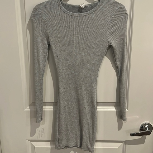 Small Grey Longsleeve Dress - Picture 1 of 3